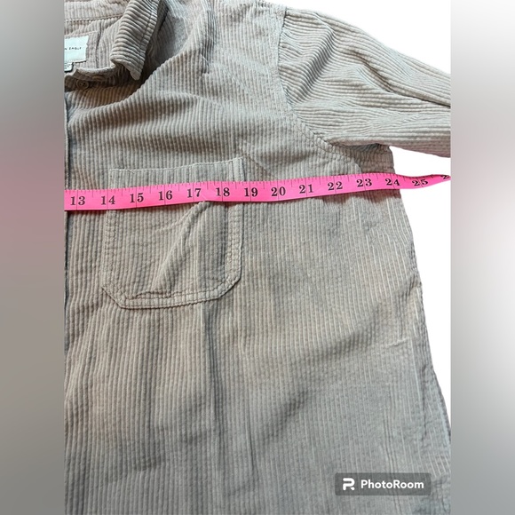 Women's American Eagle  Button down Corduroy Shacket, Cream, size Med - Picture 4 of 8
